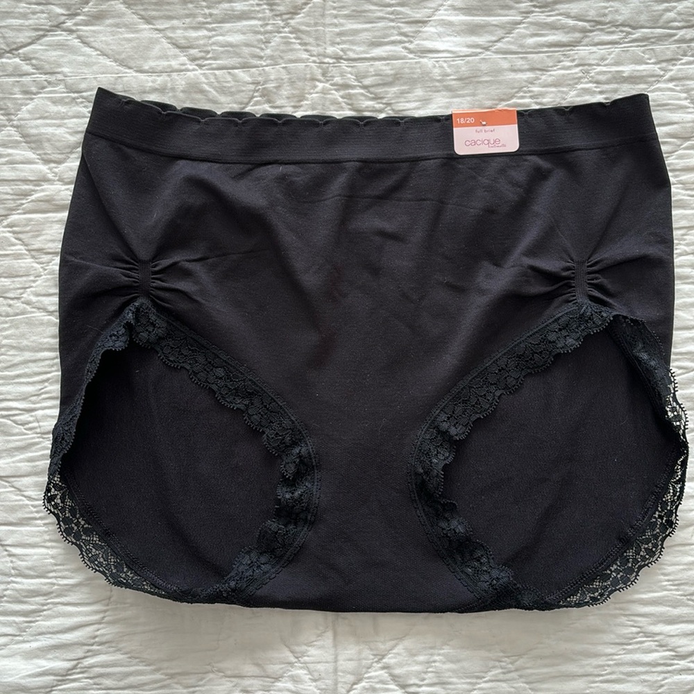 NWT Cacique Full Briefs